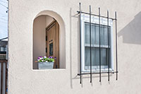 目地のない、スッキリとした外観を実現